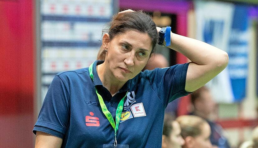 Neckarsulms Cheftrainerin Tanja Logvin erscheint zunehmend ratlos. Neckarsulms Cheftrainerin Tanja Logvin erscheint zunehmend ratlos.