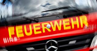 Neben der Feuerwehr war auch die Polizei mit mehreren Streifen vor Ort. (Symbolbild)