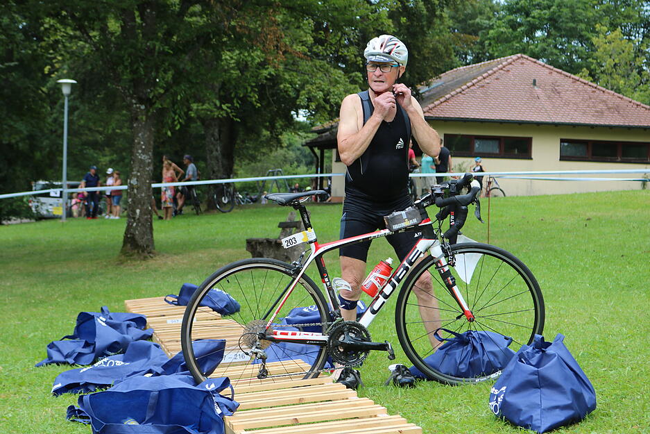 Kratschmayer-Triathlon in Waldenburg: 191 Einzelstarter und 44 Staffeln nehmen beim Sport-Event teil