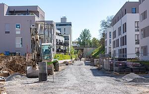 Im Neubaugebiet auf dem ehemaligen Südbahnhof-Quartier lässt Projektentwickler Aurelis derzeit in Ost-West-Richtung einen Rad- und Fußgängerweg bauen. Im Neubaugebiet auf dem ehemaligen Südbahnhof-Quartier lässt Projektentwickler Aurelis derzeit in Ost-West-Richtung einen Rad- und Fußgängerweg bauen.