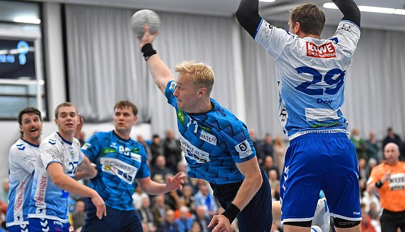 Andreas Schröder, der Rückraum-Lenker des TSB Horkheim, vor dem Kornwestheimer Tor. Schröder traf vier Mal. Andreas Schröder, der Rückraum-Lenker des TSB Horkheim, vor dem Kornwestheimer Tor. Schröder traf vier Mal.