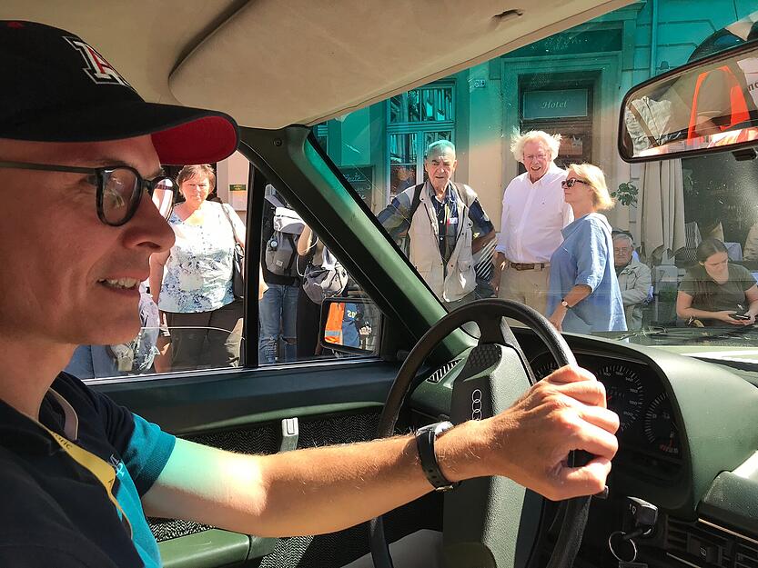 Fahrt durch die Heidelberger Innenstadt Fahrt durch die Heidelberger Innenstadt