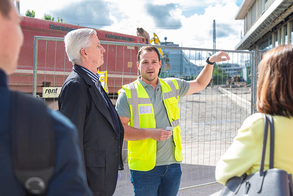 Baustellen-Besichtigung der Josef-Schwarz-Schule im Neckarbogen