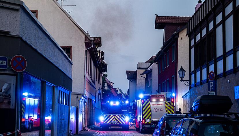 Über eine mögliche Ursache des Großbrandes konnte die Polizei und Feuerwehr noch keine Angaben machen. Über eine mögliche Ursache des Großbrandes konnte die Polizei und Feuerwehr noch keine Angaben machen.