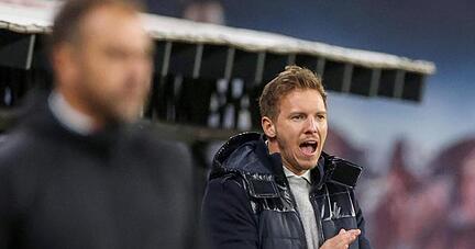 Julian Nagelsmann (r) k&ouml;nnte beim FC Bayern auf Trainer Hansi Flick folgen.