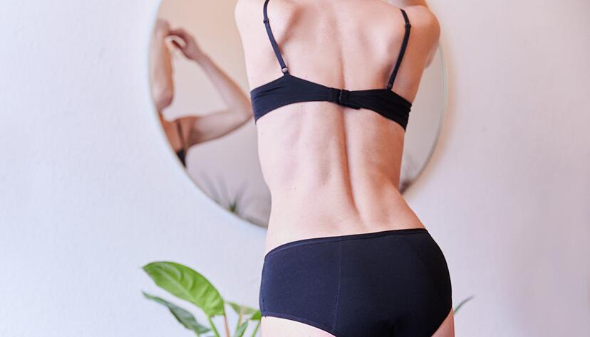 Die Menstruationstasse ist längst nicht das einzige wiederverwendbare Periodenprodukt: Es gibt auch Slips, die das Blut auffangen und ausgewaschen werden können. Die Menstruationstasse ist längst nicht das einzige wiederverwendbare Periodenprodukt: Es gibt auch Slips, die das Blut auffangen und ausgewaschen werden können.