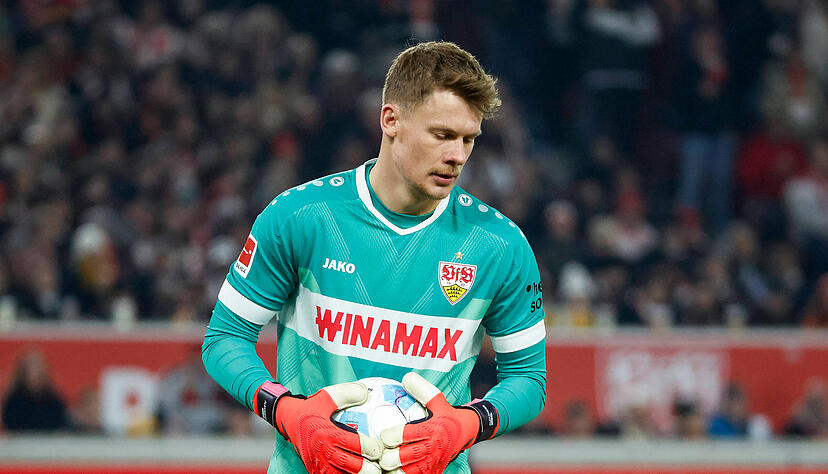 Alexander Nübel: Der VfB-Torwart hatte lange Zeit fast nichts zu tun, dann war er machtlos, als Hugo Ekitiké in der 45. Minute mit Wucht zum 0:1 einköpfte. Auch beim 0:2 durch Nathaniel Brown in der 55. Minute ohne Chance. Und das 0:3, der Freistoß von Omar Marmoush? Nun, sowas kann der Ägypter brutal gut, auch in der 62. Minute. In der 67. Minute rettete Nübel gegen Brown. Note 4