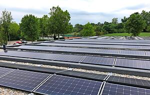 Die B&uuml;rgerenergiegenossenschaft Raum Neuenstadt investiert wie viele andere Genossenschaften in Photovoltaikanlagen. BERN