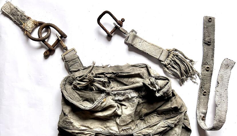 Die Spione ließen wohl Teile ihrer Ausrüstung auf dem Gletscher zurück. Die Spione ließen wohl Teile ihrer Ausrüstung auf dem Gletscher zurück.