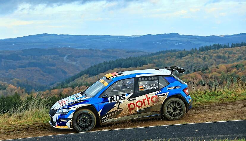 Zeit für einen Blick auf die schönen Landschaften der Eifel hat man im Rallye-Auto für gewöhnlich nicht. Zum zweiten Mal nach ihrem Umzug aus Mayschoß fand die Rallye Köln-Ahrweiler rund um den Nürburgring statt.