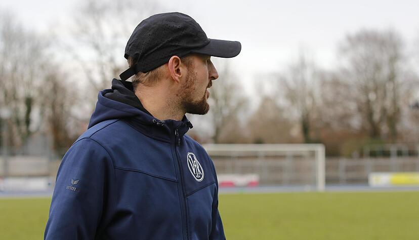 Manuel Fischer hat als Trainer den VfR Heilbronn auf den letzten Tabellenplatz geführt. Manuel Fischer hat als Trainer den VfR Heilbronn auf den letzten Tabellenplatz geführt.