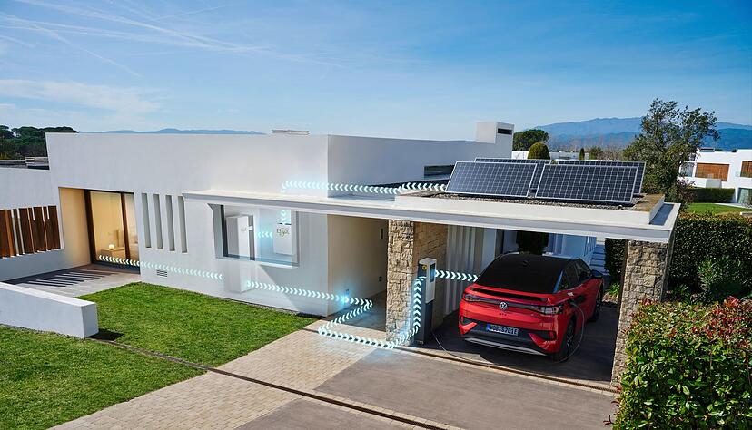 Powerbank in XXL: Besonders praktisch sind E-Autos, wenn sie - wie etwa einige Modelle aus der VW-ID-Reihe - Energie auch beispielsweise ans Haus zurückgeben oder ein Pedelec laden können. Powerbank in XXL: Besonders praktisch sind E-Autos, wenn sie - wie etwa einige Modelle aus der VW-ID-Reihe - Energie auch beispielsweise ans Haus zurückgeben oder ein Pedelec laden können.