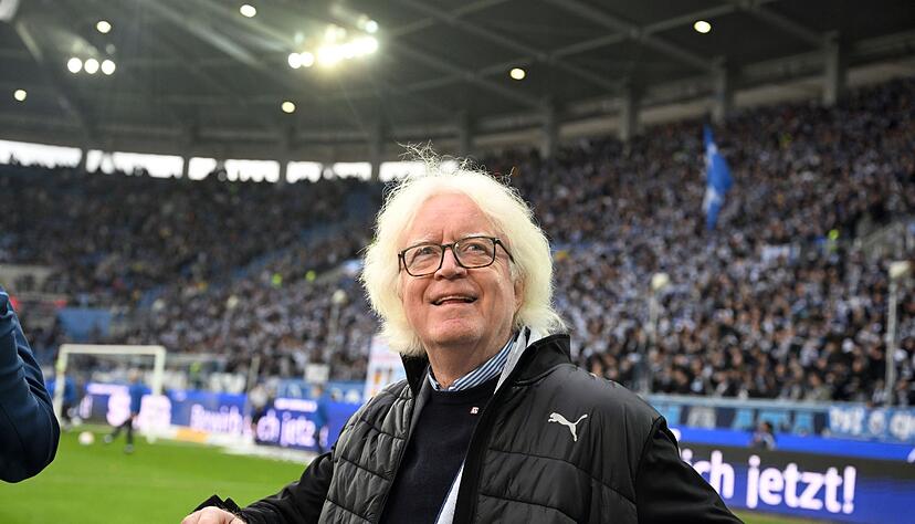 Unter Winfried Schäfer erlebte der Karlsruher SC in den 1990er-Jahren ruhmreiche Zeiten. (Foto Archiv) Unter Winfried Schäfer erlebte der Karlsruher SC in den 1990er-Jahren ruhmreiche Zeiten. (Foto Archiv)