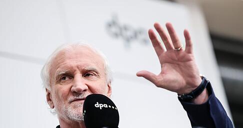 Rudi V&ouml;ller h&auml;lt die Debatte um einen WM-Boykott f&uuml;r sinnlos.