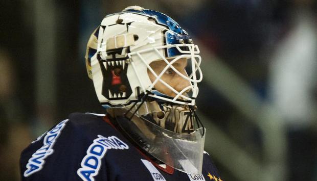 Eisb&auml;ren-Keeper Robert Zepp konnte die Niederlage der Berliner nicht verhindern. Foto: Sebastian Kahnert