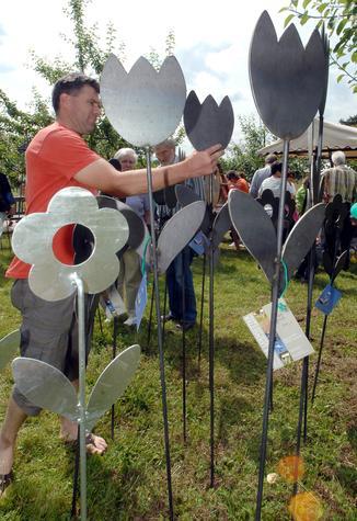 Kunsthandwerkermarkt im Botanischen Obstgarten. Kunsthandwerkermarkt im Botanischen Obstgarten.