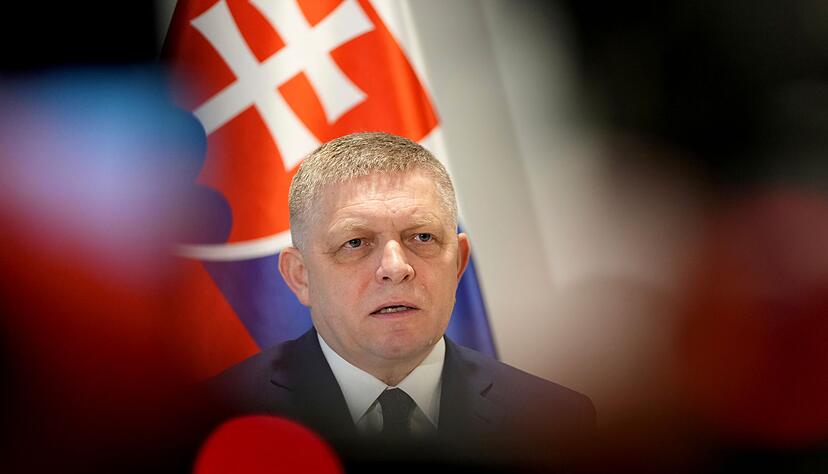 Der slowakische Regierungschef Robert Fico wirft der Ukraine vor, die russischen Öllieferungen an sein Land aus politischen Gründen zu blockieren. (Archivbild) Der slowakische Regierungschef Robert Fico wirft der Ukraine vor, die russischen Öllieferungen an sein Land aus politischen Gründen zu blockieren. (Archivbild)