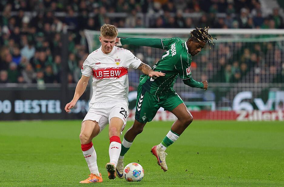 Finn Jeltsch: Zweikampfsicher in der Abwehr und auch offensiv. Gewinnt vor dem vermeintlichen 1:0 den Ball. Einfach eine gute Leistung. Note: 2