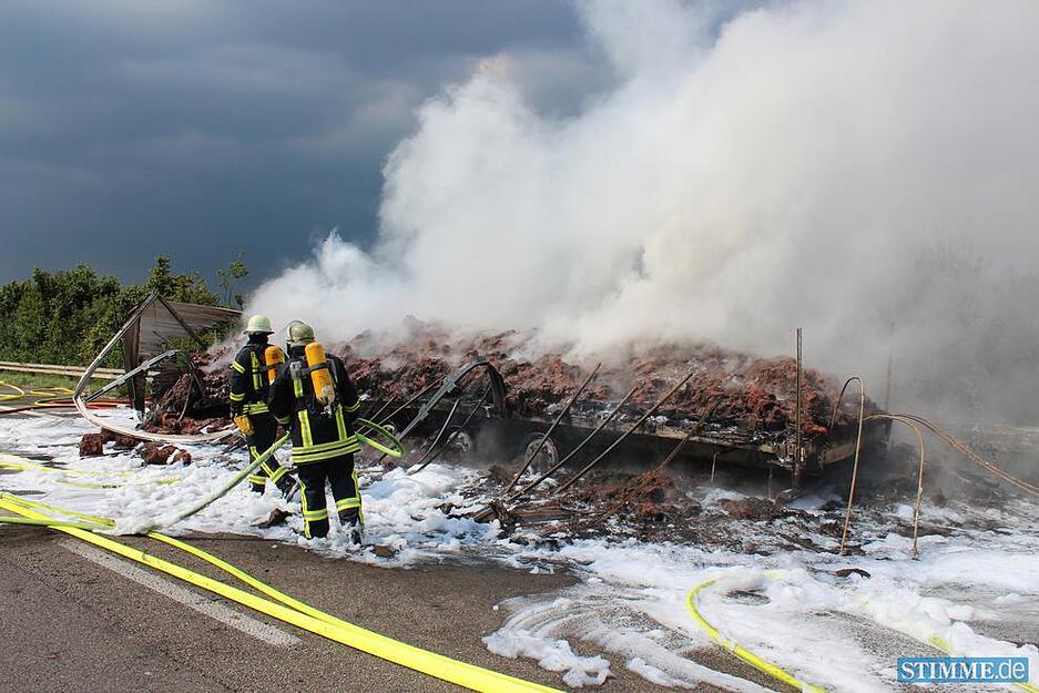 Brennender Lkw auf A6 | 03.06.