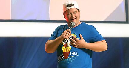 Comedian Chris Tall bei seinem Auftritt in der Heilbronner Harmonie. Foto: Ralf Seidel