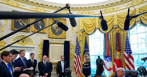 Vor Journalisten deutete Trump eine m&ouml;gliche &laquo;&Uuml;bernahme&raquo; Kubas an.