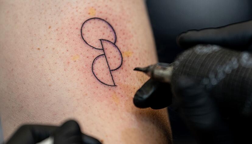 &Auml;rztinnen und &Auml;rzte d&uuml;rfen das Organspende-Tattoo nicht alleine als Willensbekundung nutzen.