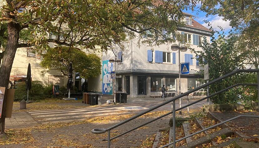 In die R&auml;ume der ehemaligen J&auml;kbar und Moj&auml;k-Galerie kommt das Caf&eacute; Strella.