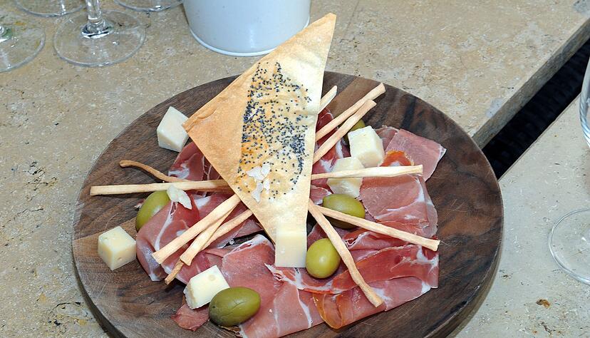 Italiener genie&szlig;en Parmaschinken am liebsten pur - zum Beispiel als Antipasti.