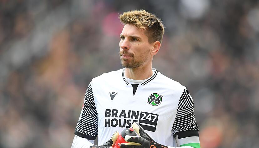 Bleibt ein weiteres Jahr bei Hannover 96: Torwart Ron-Robert Zieler.