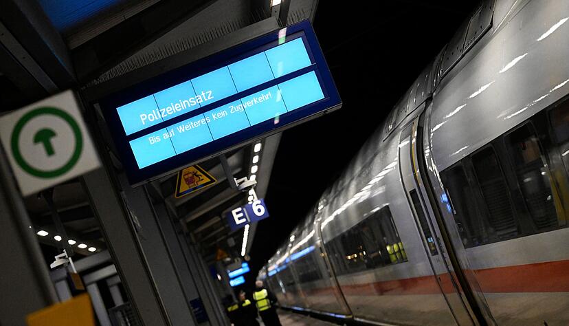 Das betroffene Gleis am Bahnhof wurde gesperrt. Das wirkte sich auch auf andere Z&uuml;ge im Fern- und Regionalverkehr aus.