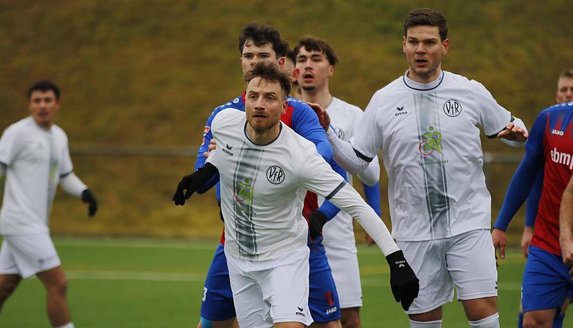Julian Schiffmann beim Spiel seines VfR Heilbronn in Hollenbach. Der Offensivspieler hält große Stücke auf seinen neuen Alt-Trainer. Julian Schiffmann beim Spiel seines VfR Heilbronn in Hollenbach. Der Offensivspieler hält große Stücke auf seinen neuen Alt-Trainer.