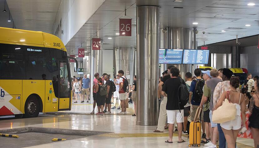 Der Preis für einen Fahrschein in Bus und U-Bahn in Palma wird teurer. Der Preis für einen Fahrschein in Bus und U-Bahn in Palma wird teurer.