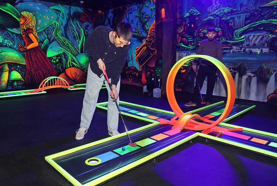 Graffitikunst und Lichtdesign sorgten am Eröffnungstag für Aufmerksamkeit. Graffitikunst und Lichtdesign sorgten am Eröffnungstag für Aufmerksamkeit.