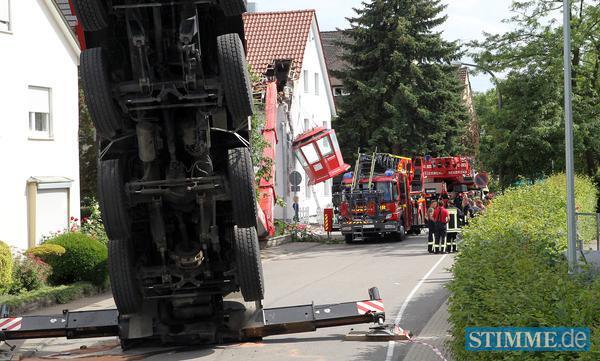 Kran stürzt in Wohnhaus | 22.06.