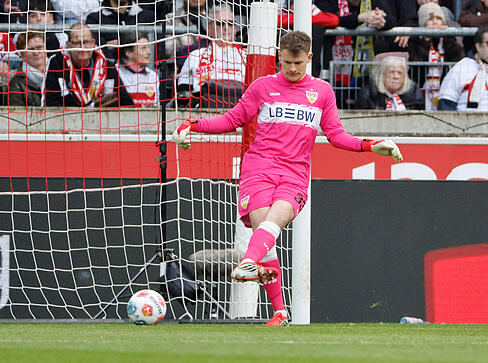 Alexander N&uuml;bel: Wenig zu tun. In der 57. Minute einmal getestet aus der Distanz. N&uuml;bel war schnell unten und parierte. Note: 3