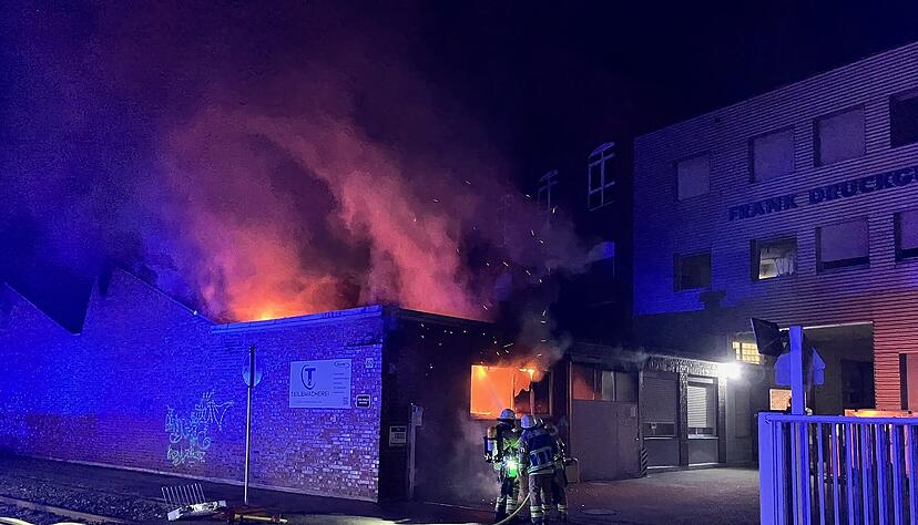 Als die Feuerwehr eintraf, stand das Gebäude in der Salzstraße bereits in Vollbrand.