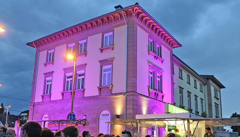 Auch in diesem Jahr werden in der Bad Rappenauer Innenstadt während des Stadtfestes wieder Gebäude in stimmungsvolles Licht getaucht.
Foto: Archiv/Sawatzki Auch in diesem Jahr werden in der Bad Rappenauer Innenstadt während des Stadtfestes wieder Gebäude in stimmungsvolles Licht getaucht.
Foto: Archiv/Sawatzki
