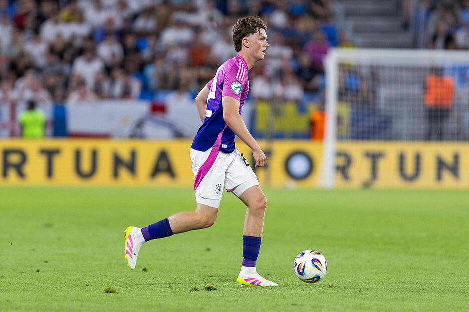 Paul Wanner steht noch bis 2027 beim FC Bayern München unter Vertrag. In der letzten Saison war er an den 1. FC Heidenheim ausgeliehen, nun soll eine Leihe zum VfB Stuttgart im Raum stehen.