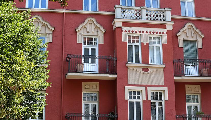 Wer zahlt f&uuml;rs Weiterwohnen? Ein Ex-Partner kann Nutzungsentsch&auml;digung verlangen, wenn der andere in der Eigentumswohnung bleibt.