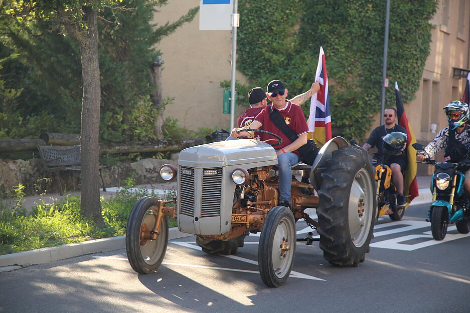 Die Weizenbierfreunde Ochsenburg laden bis Sonntag auf den Festplatz ein Die Weizenbierfreunde Ochsenburg laden bis Sonntag auf den Festplatz ein