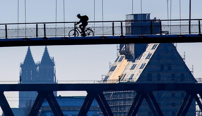 Nur wenige Regentropfen erwartet der Deutsche Wetterdienst am Wahlsonntag.
