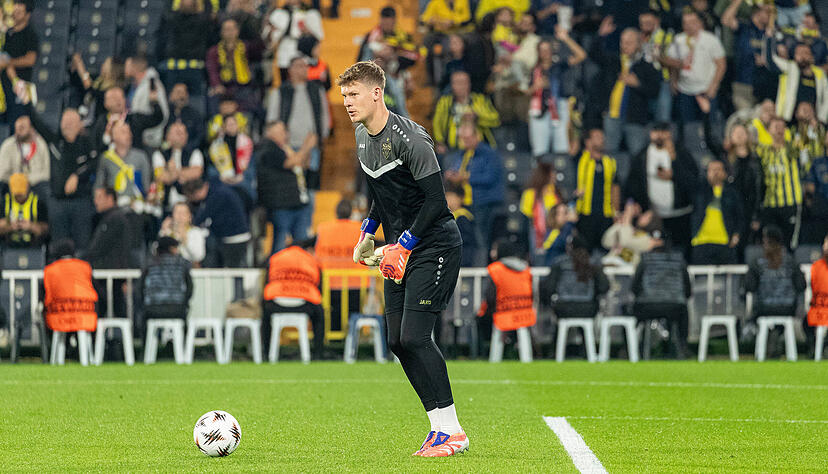 Alexander Nübel: Beim Elfmeter im falschen Eck. Glücksspiel. Ansonsten unauffällig. Note: 4