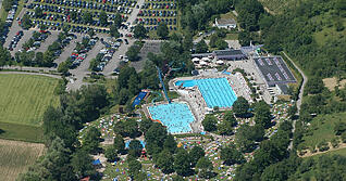 Das Mineralfreibad Oberes Bottwartal ist sehr beliebt und hat ein gro&szlig;es Einzugsgebiet.