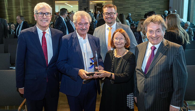 Nicky Gumbel, Jean Asselborn, VR-Bank-Vorstand Daniel Mohr, Evelyne Gebhardt und der Diaphania-Vorsitzende Evangelos Goros (von links).