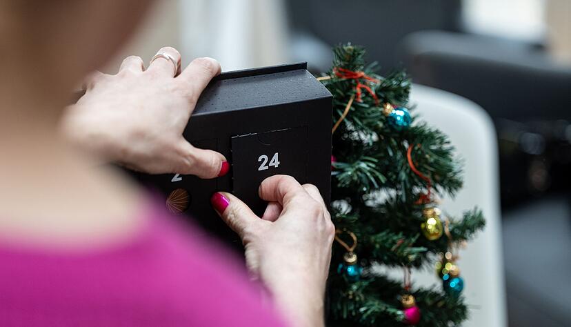 24 Vorweihnachtsgeschenke: Adventskalender als Ersatz für das Geschenk unterm Baum liegen im Trend. 24 Vorweihnachtsgeschenke: Adventskalender als Ersatz für das Geschenk unterm Baum liegen im Trend.
