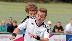 Am Ball: Patrick Mayer und Aufsteiger TSV Kürnbach.Foto: Klaus Krüger