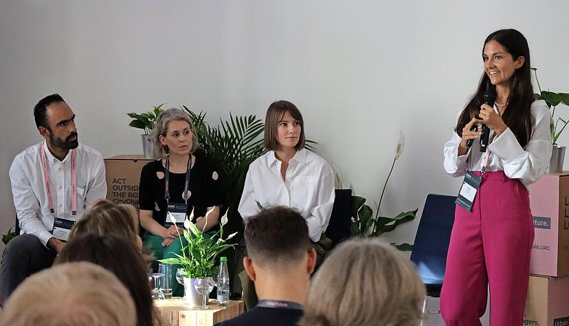 Über grünere Städte diskutierten auf der Urban Future Luisina Perassi (von rechts), Elizaveta Fakirova, Victoria Blessing und Fernando Ortiz Monasterio.
Foto: Donauer