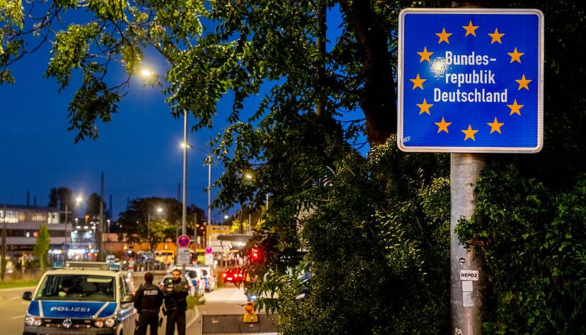 Die ausgeweiteten Grenzkontrollen führen zu vielen Festnahmen von Schleusern. (Archivbild) Die ausgeweiteten Grenzkontrollen führen zu vielen Festnahmen von Schleusern. (Archivbild)