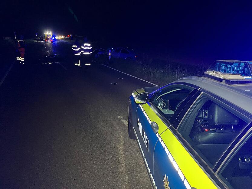 Nach ersten Erkenntnissen der Polizei war der 59-jährige Motorradfahrer ordnungsgemäß in Richtung Neuenstadt unterwegs.