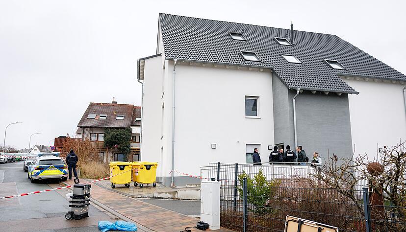 Der Angeklagte griff laut Staatsanwaltschaft das Opfer an, als dieser morgens sein Auto belud. (Archivbild) Der Angeklagte griff laut Staatsanwaltschaft das Opfer an, als dieser morgens sein Auto belud. (Archivbild)